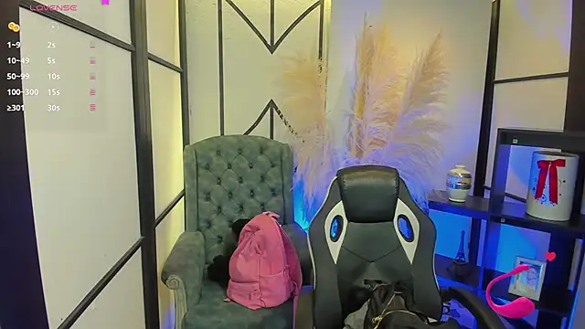 Snapshot of lorraineHunter chatting on February 12, 2026, 12:49 pm lorraineHunter online show from February 12, 2026, 12:49 pm