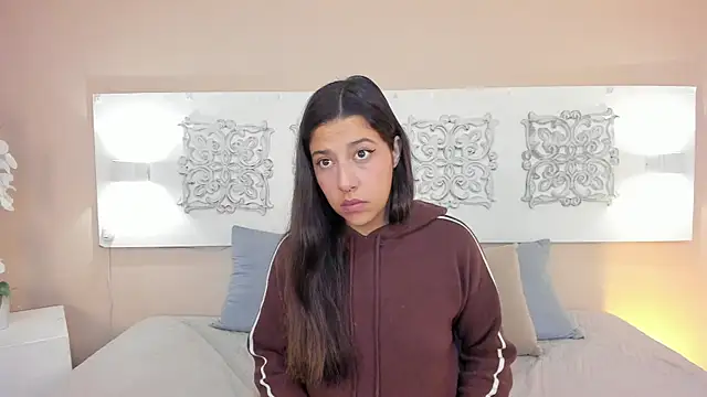 novaa velvet online show from April 18, 2026, 1:57 pm