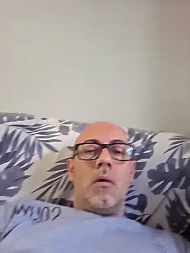 Snapshot of pareja47 chatting on February 10, 2026, 2:38 pm pareja47 online show from February 10, 2026, 2:38 pm