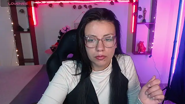 QueenRose94 online show from March 18, 2026, 12:19 pm