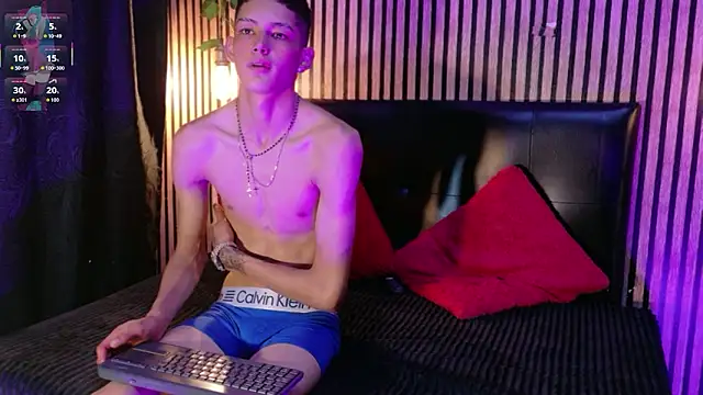 NaughtyCoupleVIP online show from February 11, 2026, 9:36 pm