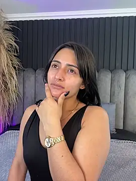 Nanda vixen  online show from April 28, 2026, 11:09 pm