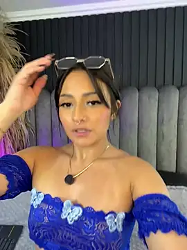 Nanda vixen  online show from April 22, 2026, 11:44 pm
