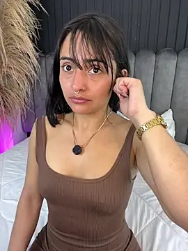 Nanda vixen  online show from February 27, 2026, 8:41 pm