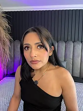 Nanda vixen  online show from May 7, 2026, 11:08 pm