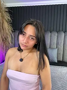 Nanda vixen  online show from April 23, 2026, 11:17 pm