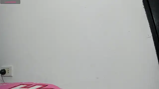 MiaEvans0 online show from May 21, 2026, 6:49 pm