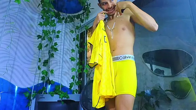 ItsZairen online show from June 23, 2026, 4:10 am