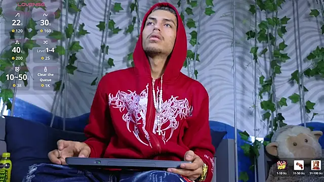 ItsZairen online show from June 13, 2026, 3:48 am