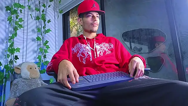 ItsZairen online show from June 20, 2026, 4:28 am