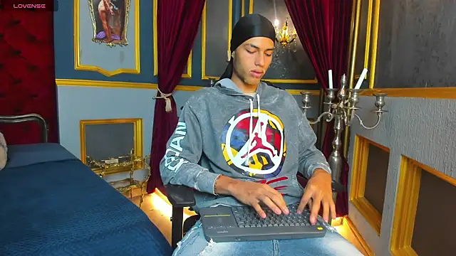 ItsZairen online show from March 14, 2026, 3:45 am