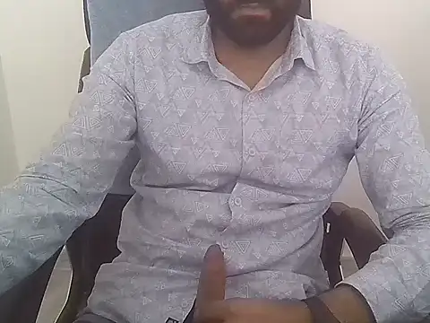 Snapshot of Ronny69y chatting on February 9, 2026, 9:18 am Ronny69y online show from February 9, 2026, 9:18 am