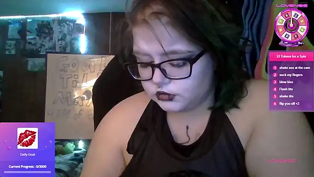 Snapshot of thatskarma chatting on February 23, 2026, 5:19 am thatskarma online show from February 23, 2026, 5:19 am