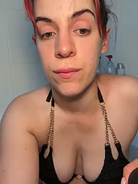 Snapshot of Roxysophie chatting on June 6, 2026, 5:45 am Roxysophie online show from June 6, 2026, 5:45 am