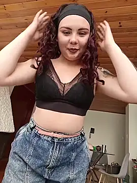 Snapshot of Yulska chatting on March 24, 2026, 6:52 pm Yulska online show from March 24, 2026, 6:52 pm