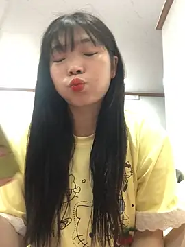 cuty lusy online show from March 21, 2026, 5:08 am