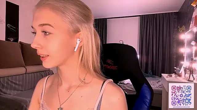 Snapshot of TaliCaan chatting on March 8, 2026, 12:08 pm TaliCaan online show from March 8, 2026, 12:08 pm