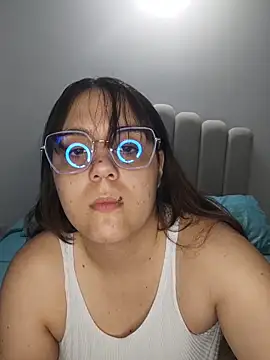 Snapshot of its_lauu_ chatting on March 2, 2026, 3:07 am its lauu online show from March 2, 2026, 3:07 am