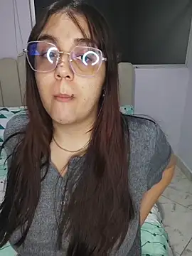 Snapshot of its_lauu_ chatting on February 19, 2026, 4:20 am its lauu online show from February 19, 2026, 4:20 am