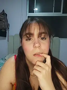 Snapshot of its_lauu_ chatting on February 15, 2026, 7:51 am its lauu online show from February 15, 2026, 7:51 am