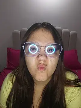 Snapshot of its_lauu_ chatting on March 11, 2026, 3:00 am its lauu online show from March 11, 2026, 3:00 am