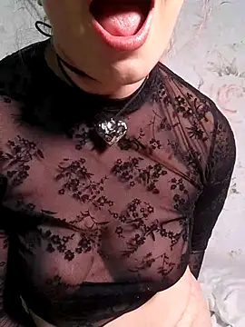 AriBeautiful online show from July 22, 2026, 4:14 am