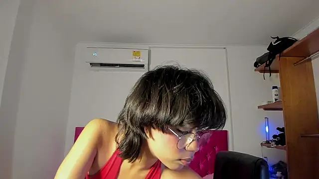 casca kiss online show from February 8, 2026, 4:21 am