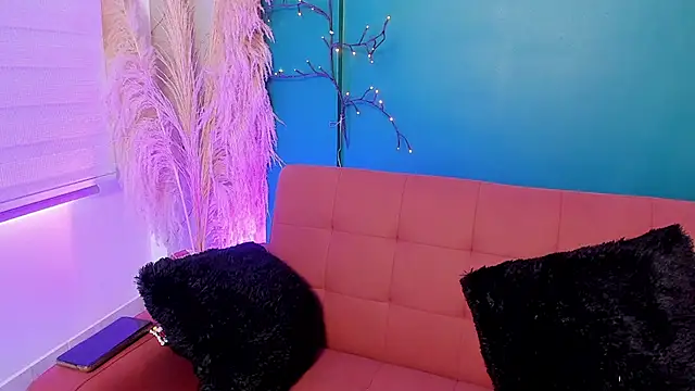 Scarlett Raven  online show from February 8, 2026, 8:39 pm