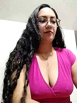 Salma-sweet online show from April 8, 2026, 2:24 am