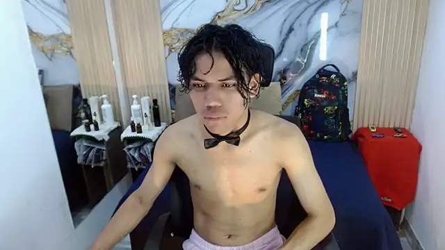 DaviidBuckx  online show from June 17, 2026, 2:33 am