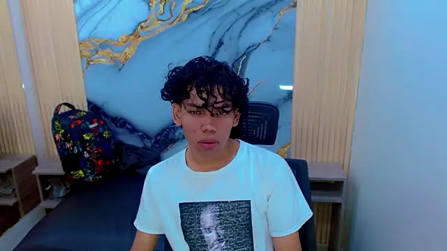 Snapshot of DaviidBuckx_ chatting on March 13, 2026, 2:38 am DaviidBuckx online show from March 13, 2026, 2:38 am