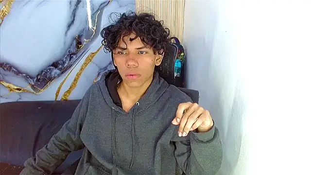 Snapshot of DaviidBuckx_ chatting on March 8, 2026, 1:55 am DaviidBuckx online show from March 8, 2026, 1:55 am