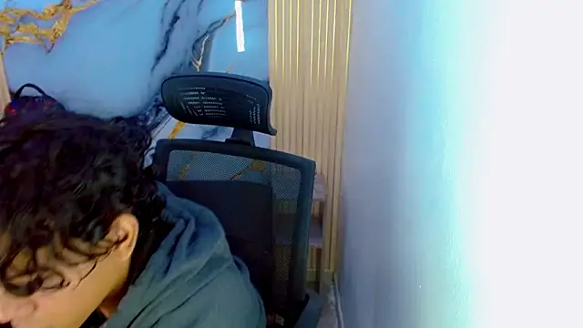 Snapshot of DaviidBuckx_ chatting on March 19, 2026, 2:11 am DaviidBuckx online show from March 19, 2026, 2:11 am