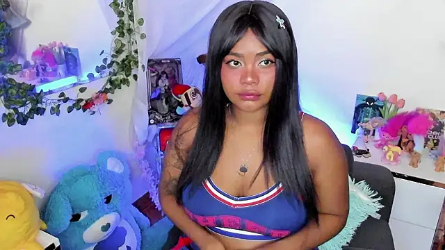 Snapshot of Angel_Belll chatting on February 12, 2026, 12:43 am Angel Belll online show from February 12, 2026, 12:43 am