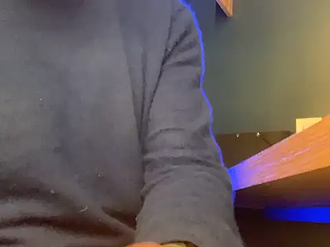 Snapshot of daddyffpig chatting on February 13, 2026, 5:02 pm daddyffpig online show from February 13, 2026, 5:02 pm