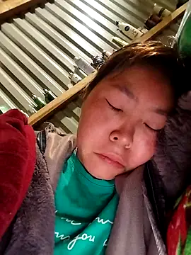 Snapshot of Yiyoongg chatting on March 20, 2026, 1:39 am Yiyoongg online show from March 20, 2026, 1:39 am