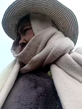 Snapshot of Yiyoongg chatting on March 21, 2026, 2:24 am Yiyoongg online show from March 21, 2026, 2:24 am