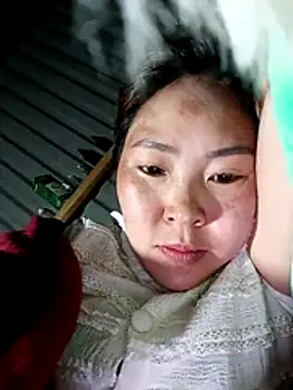 Snapshot of Yiyoongg chatting on March 11, 2026, 1:16 pm Yiyoongg online show from March 11, 2026, 1:16 pm