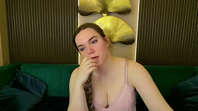 Snapshot of Teona_Owenss chatting on April 6, 2026, 6:25 am Teona Owenss online show from April 6, 2026, 6:25 am