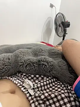 huyenzz online show from February 23, 2026, 2:28 pm