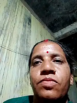 Snapshot of Anitarakkoli chatting on February 16, 2026, 11:35 pm Anitarakkoli online show from February 16, 2026, 11:35 pm