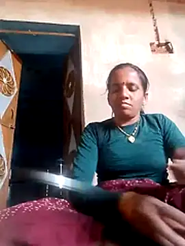 Snapshot of Anitarakkoli chatting on February 16, 2026, 8:24 am Anitarakkoli online show from February 16, 2026, 8:24 am