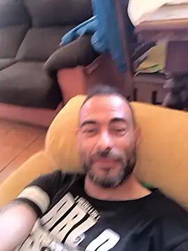 Snapshot of Erchipi chatting on April 13, 2026, 2:10 pm Erchipi online show from April 13, 2026, 2:10 pm