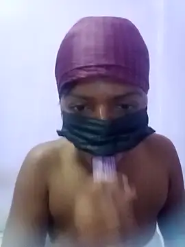 Malee S online show from April 6, 2026, 3:35 pm