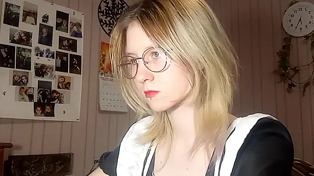 RunawayBr1de online show from February 14, 2026, 2:28 pm