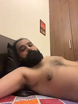 Snapshot of beerboy2222 chatting on July 26, 2026, 1:29 pm beerboy2222 online show from July 26, 2026, 1:29 pm