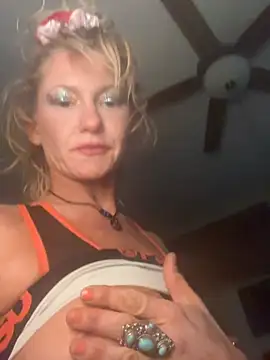 XXX2Freaks online show from June 3, 2026, 12:22 am