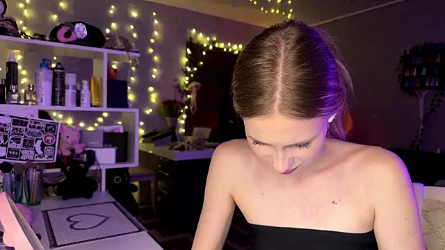 Snapshot of amily_sunray chatting on March 23, 2026, 3:12 pm amily sunray online show from March 23, 2026, 3:12 pm