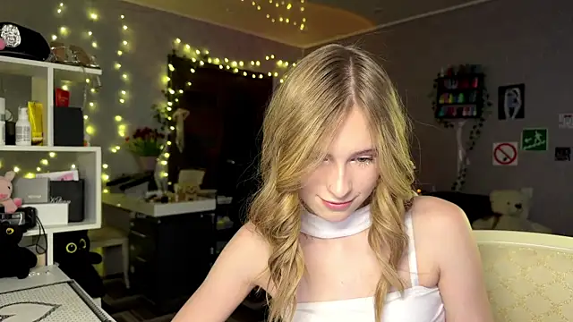 Snapshot of amily_sunray chatting on March 25, 2026, 3:11 pm amily sunray online show from March 25, 2026, 3:11 pm