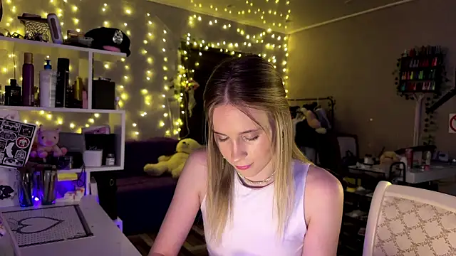 Snapshot of amily_sunray chatting on February 25, 2026, 2:17 pm amily sunray online show from February 25, 2026, 2:17 pm